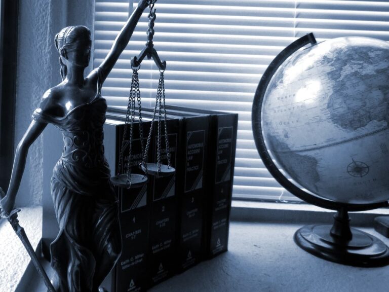 lady justice 2388500 1280 (1)